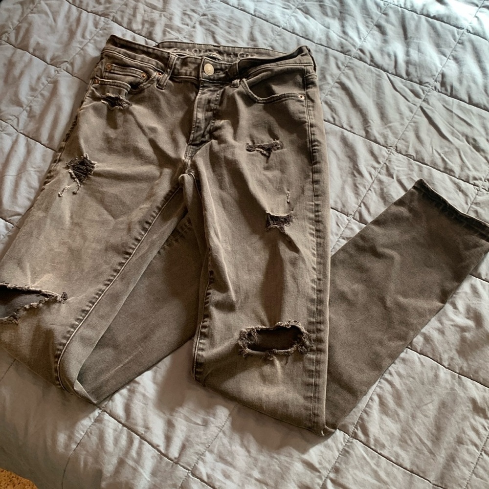 American Eagle faded black distressed skinny jeans with stretch, Size 29x32